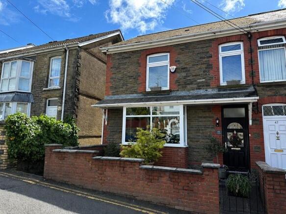 4 bed property, in Alltygrug Road, £240,000