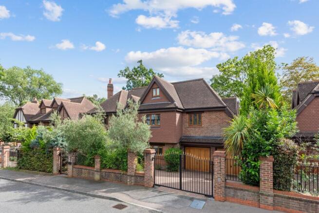 6 bed property, in Cherry Tree Way, £2,695,000