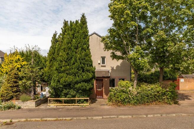 1 bed property, in 19 Fauldburn, £155,000