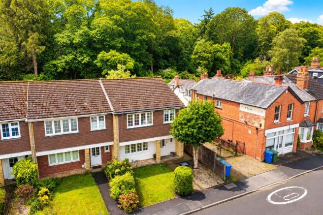 4 bed property, in Church Road, £550,000