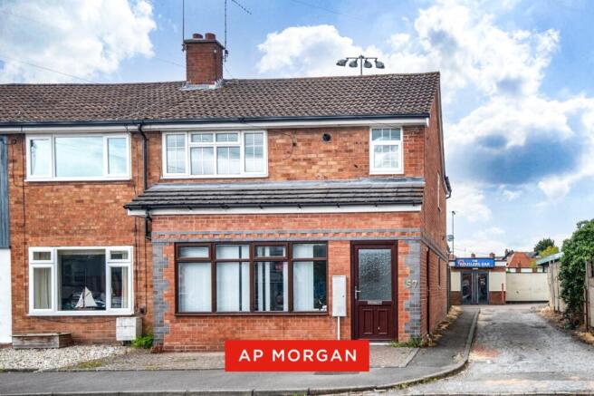 4 bed property, in Birmingham Road, £180,000