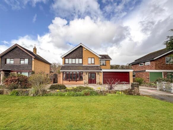 4 bed property, in Congleton Road North, £450,000