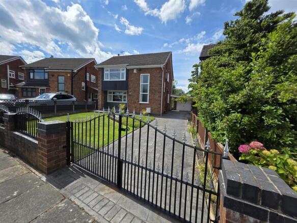 3 bed property, in Bradwell Drive, £425,000