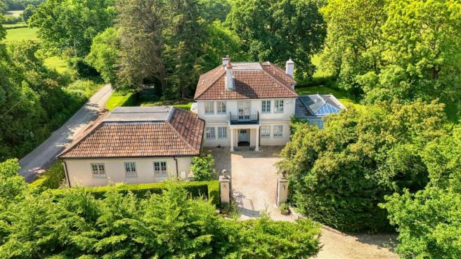 6 bed property, in Bishops Down, £1,500,000