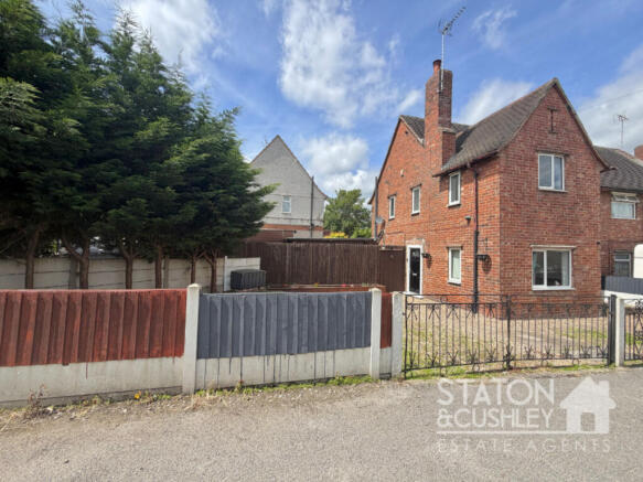 3 bed property, in Third Avenue, £160,000