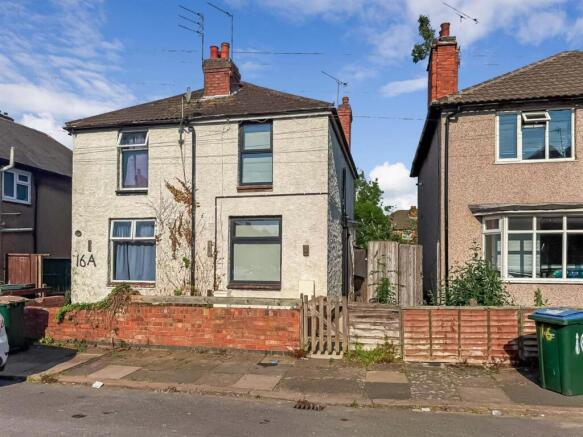 4 bed property, in Alverstone Road, £200,000