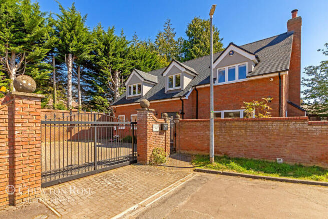4 bed property, in Copper Beech Way, £825,000
