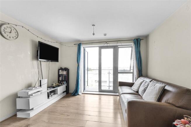 1 bed property, in Wilmington Close, £260,000
