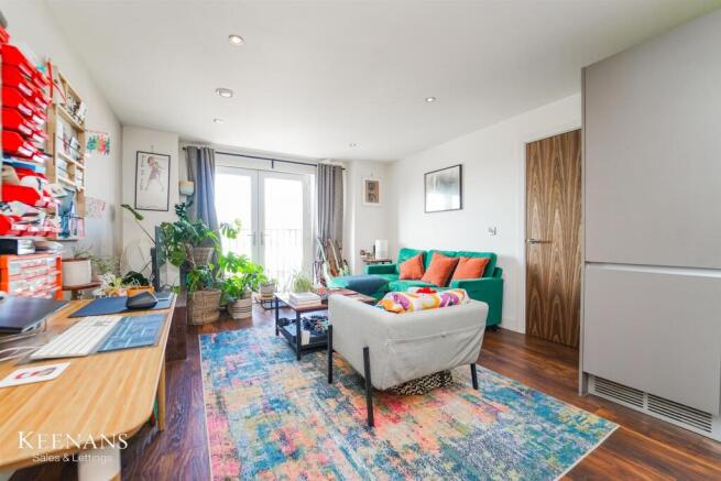 1 bed property, in Ordsall Lane, £160,000