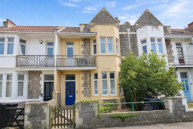 2 bed property, in Severn Avenue, £155,000