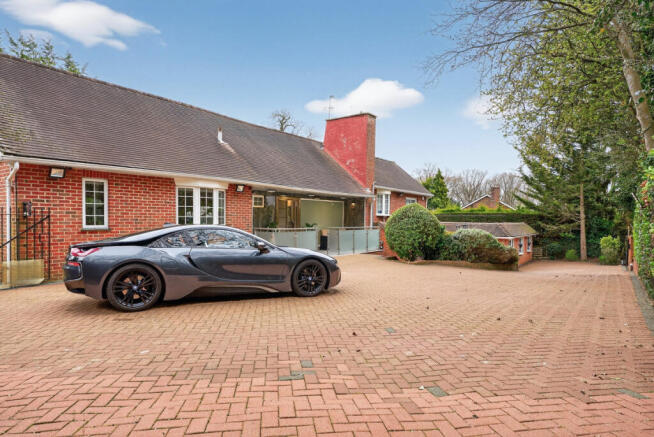 4 bed property, in Corbar Close, £3,950,000