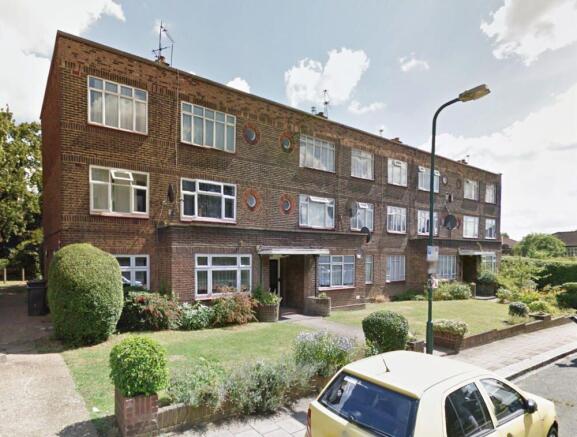 2 bed property, in London NW10, £225,000