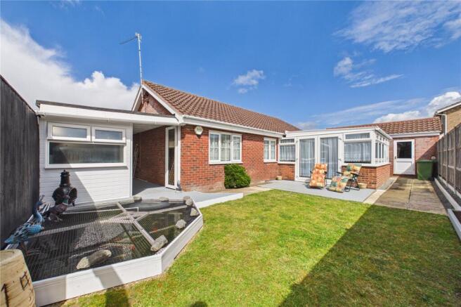 3 bed property, in Heather Road, £350,000