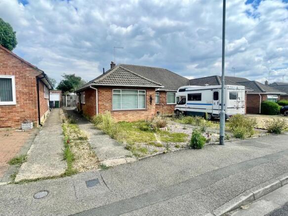 3 bed property, in Storrington Way, £175,000