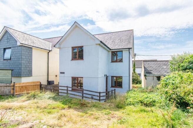 3 bed property, in Fore Street, £275,000