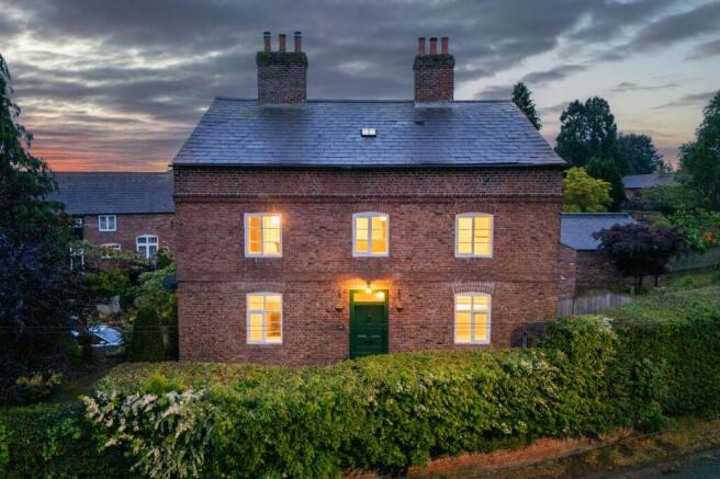 4 bed property, in Ivy Bank Lodge, £425,000