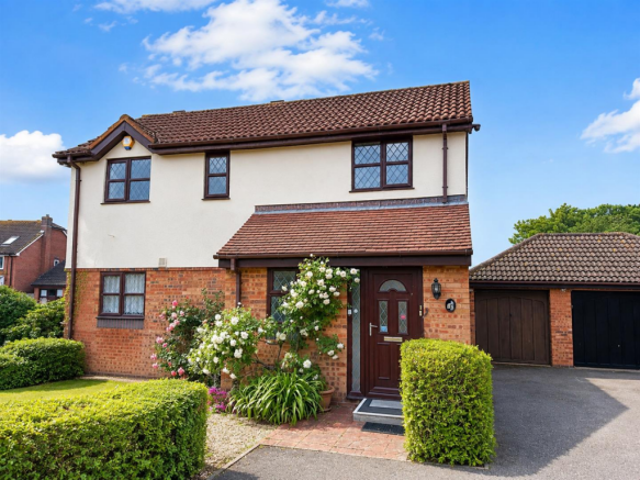 3 bed property, in Mulberry Avenue, £425,000
