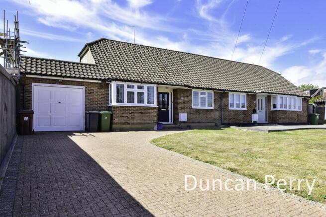3 bed property, in The Greenway, £725,000