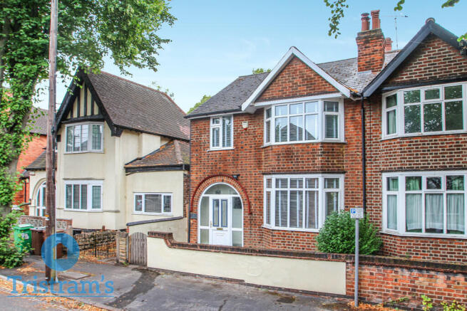 3 bed property, in Rolleston Drive, £280,000