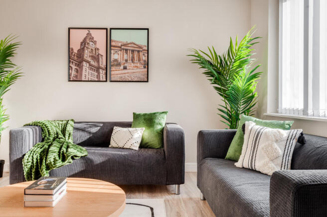 6 bed property, in Paul Street, £300,000