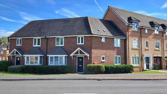 4 bed property, in Skye Close, £275,000