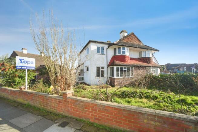 4 bed property, in Kingsand Road, £640,000