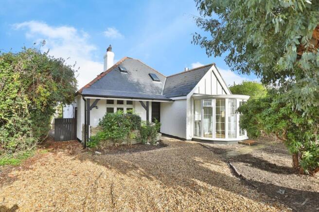3 bed property, in Mockbeggar, £575,000