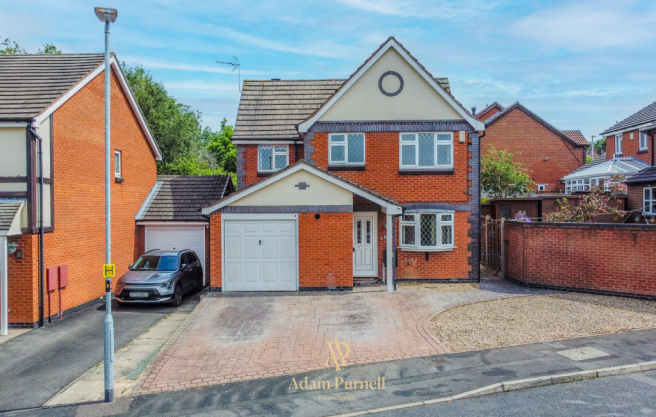 4 bed property, in Ormond Close, £350,000