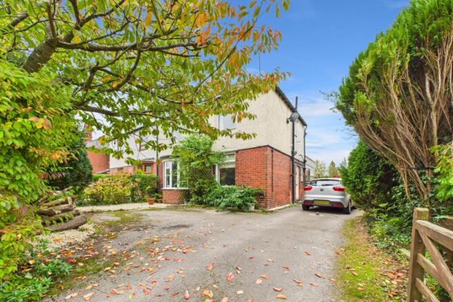 3 bed property, in Bradway Road, £375,000