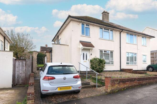 3 bed property, in Upway Road, £399,950