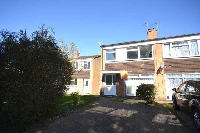 3 bed property, in Denham Close, £305,000