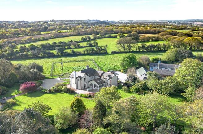 8 bed property, in Sparnock, £1,650,000