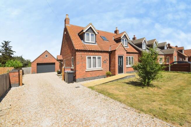 3 bed property, in Gunby Road, £325,000