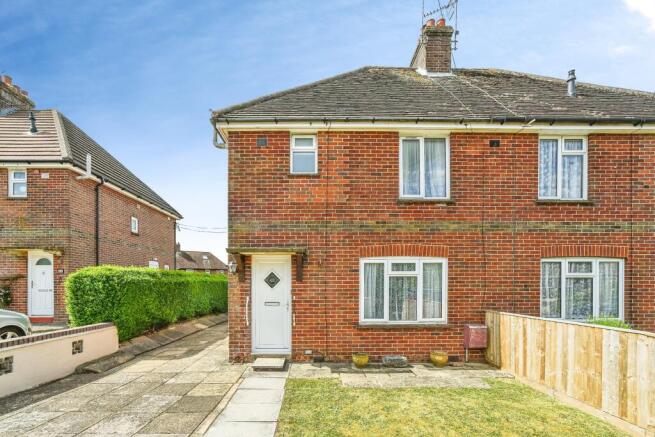 3 bed property, in Cherry Orchard, £325,000