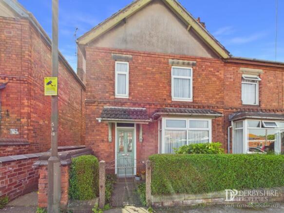 2 bed property, in Hall Street, £135,000