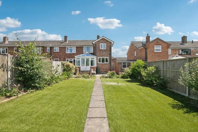 3 bed property, in Nutcroft, £550,000