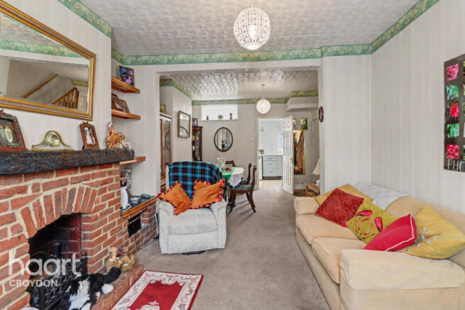 2 bed property, in Pemdevon Road, £360,000