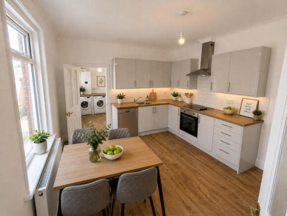 4 bed property, in George Street, £300,000