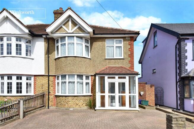 3 bed property, in Abbotts Road, £625,000