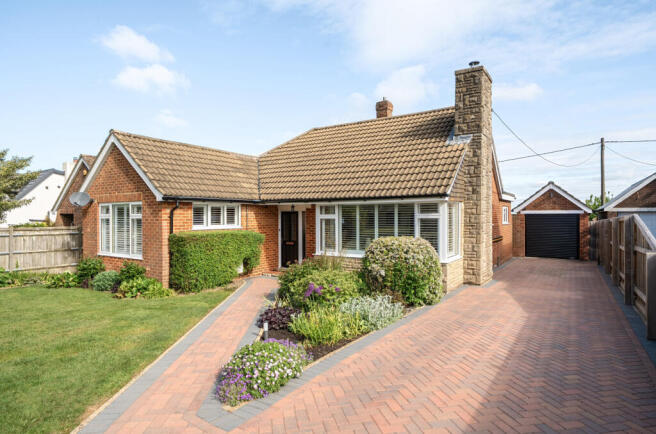 2 bed property, in Stavedown Road, £580,000