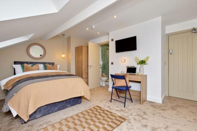 6 bed property, in 22 Sun Street, £455,000