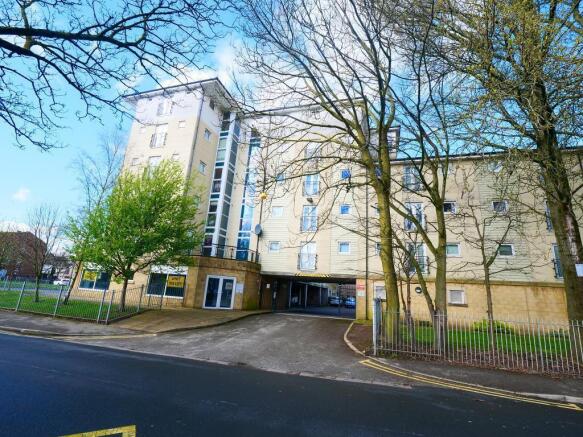 2 bed property, in Station Road, £50,000