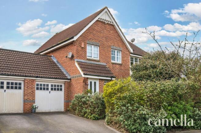 3 bed property, in Westbury View, £375,000