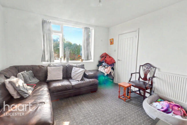 3 bed property, in Netherhall Road, £220,000