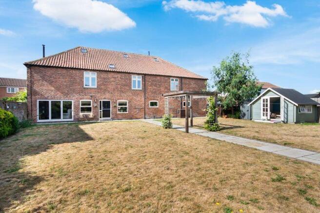 3 bed property, in Main Street, £500,000