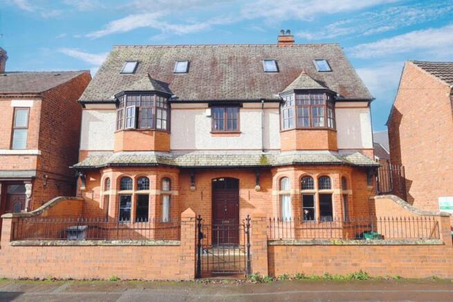 4 bed property, in Percy Road, £359,950