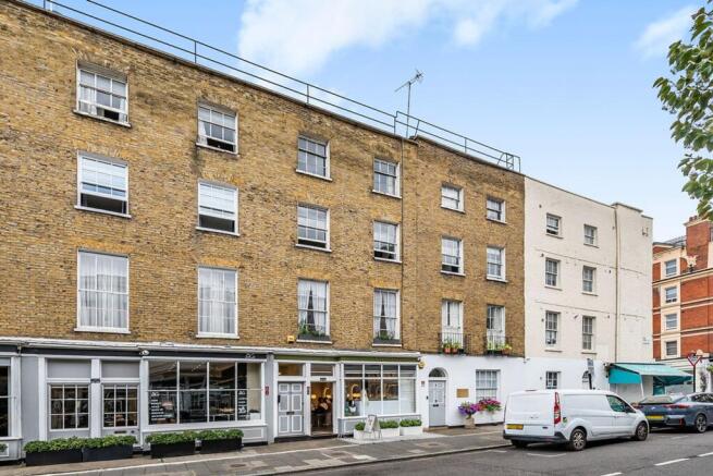2 bed property, in York Street, £825,000