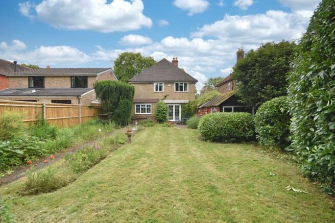 4 bed property, in Horley, £700,000