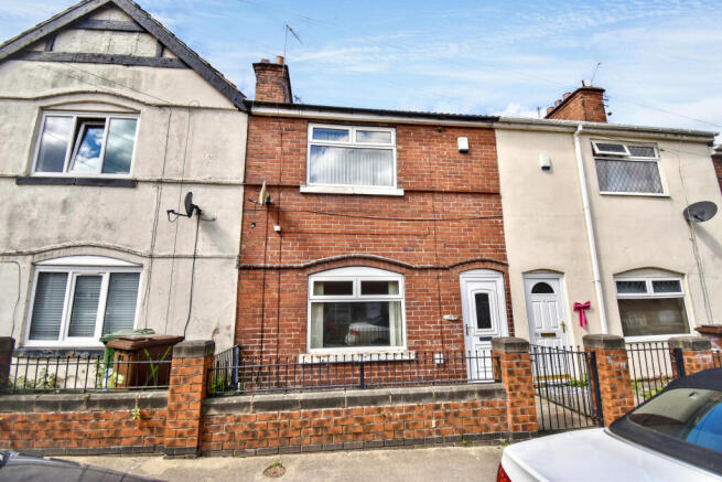 2 bed property, in 86 Cambridge Street South Elmsall, £35,000