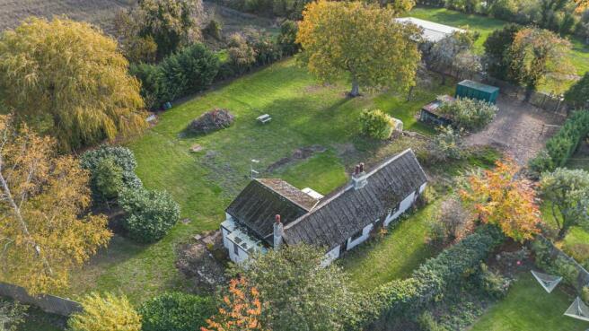 4 bed property, in Chapel Close, £475,000